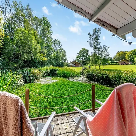 The Foxes Den - Uk45295 *