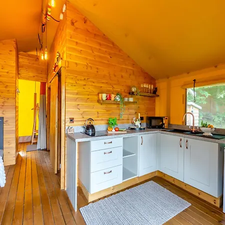 The Foxes Den - Uk45295 * Bishop Thornton