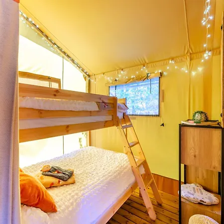 The Foxes Den - Uk45295